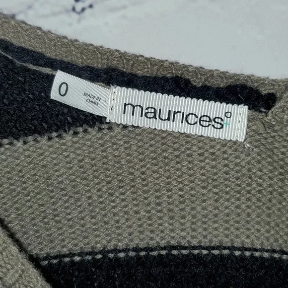 Striped Maurices V-neck Sweater Size 0 - Picture 6 of 9